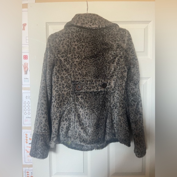 2010 Dollhouse leopard Pea coat - Picture 6 of 6